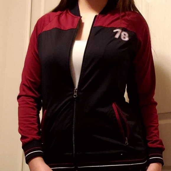 Red and black jacket - Picture 1 of 4